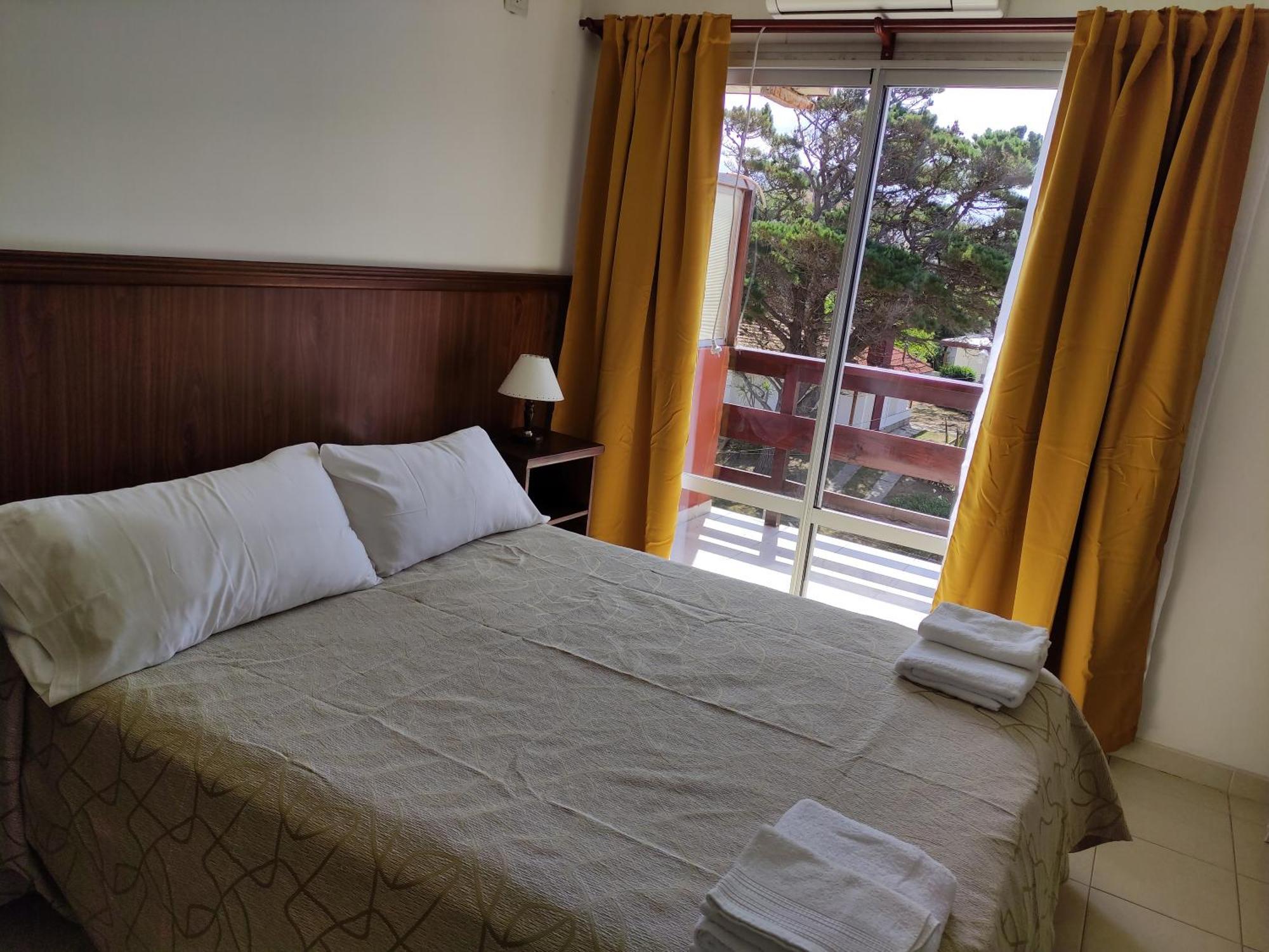 Hosteria Ymaz Villa Gesell Bagian luar foto