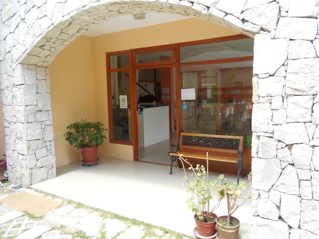 Hosteria Ymaz Villa Gesell Bagian luar foto